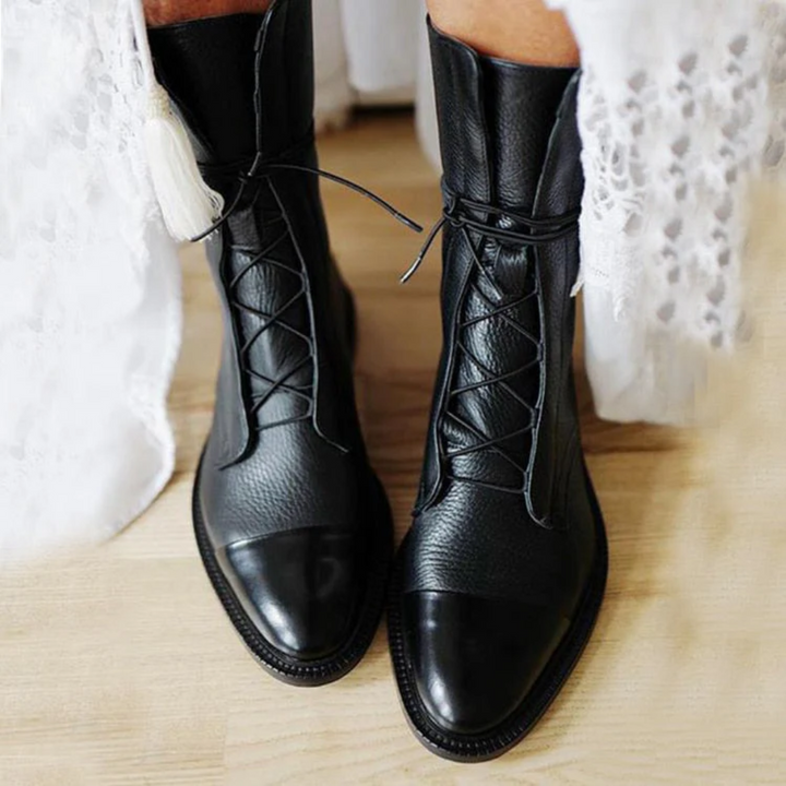 Isabella™ | Elegante leather heeled laarzen