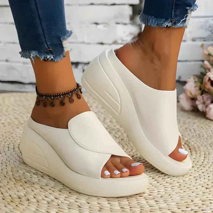 Eliza™ | Orthopedische slip-on sleehaksandalen