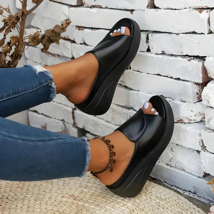 Eliza™ | Orthopedische slip-on sleehaksandalen