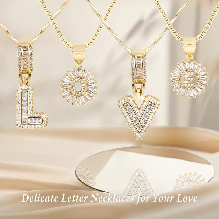 Aisha™ | Elegante 2-pack initial letter pendant necklaces