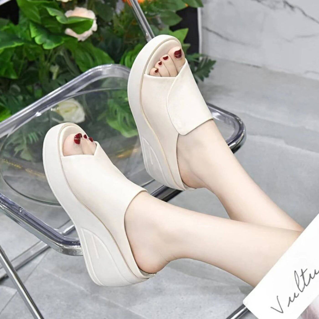 Eliza™ | Orthopedische slip-on sleehaksandalen