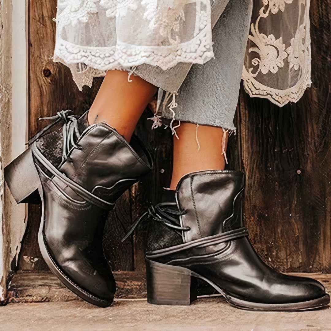 Dames enkellaarsjes – Leather – Western Style – Block Heel – Wrapped Lacing Detail