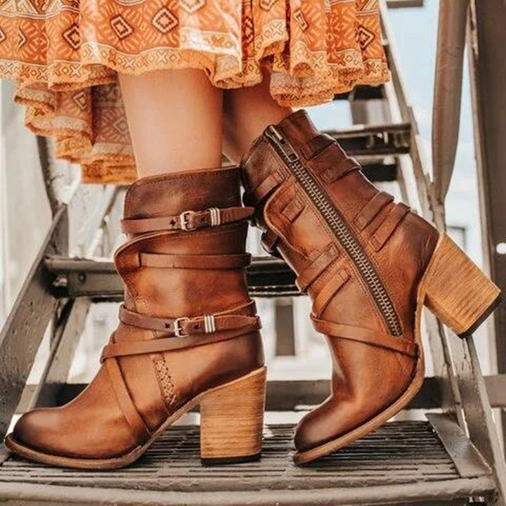 Dames leather enkellaarsjes - Slouchy Distressed Design - Buckle Straps - Block Heel