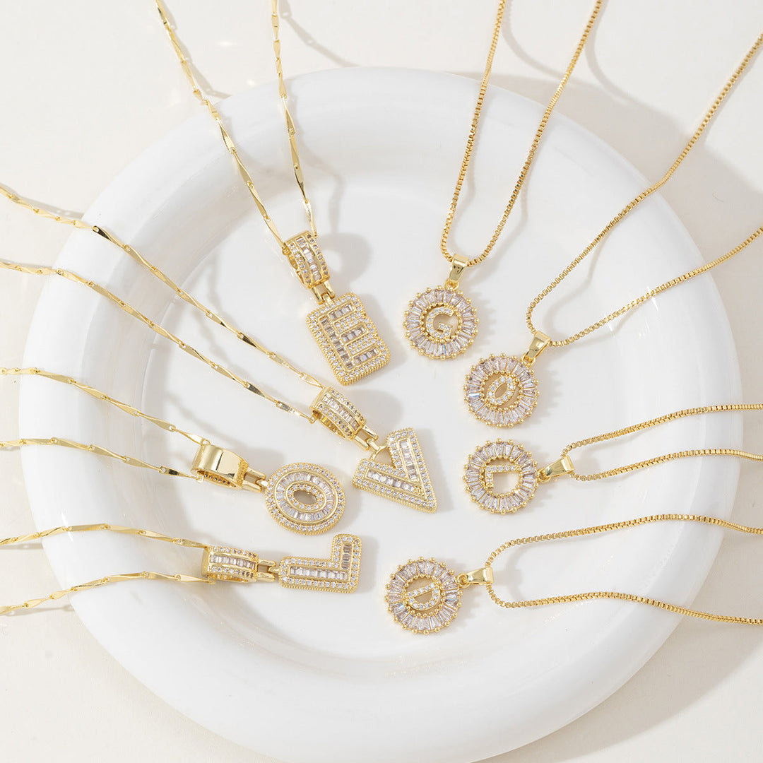Aisha™ | Elegante 2-pack initial letter pendant necklaces