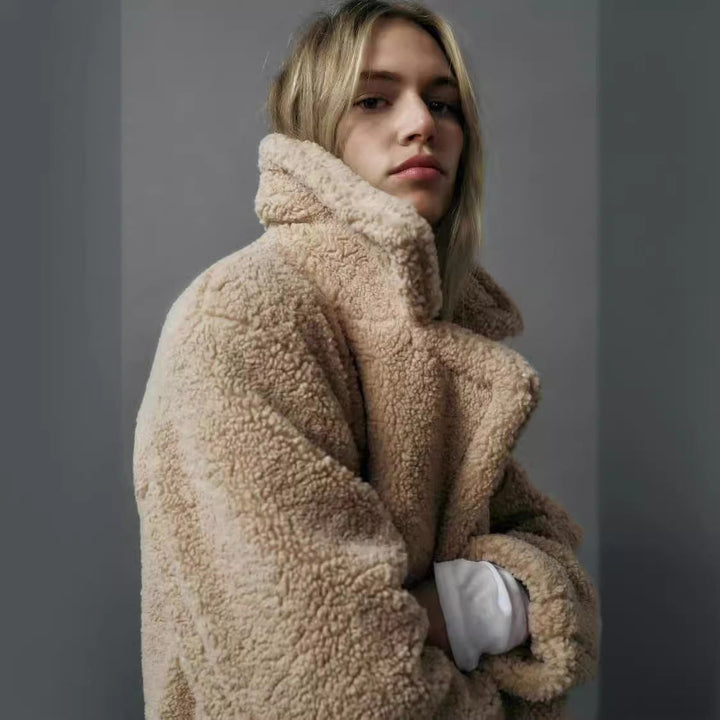 Isadora™ | Luxe teddy mantel