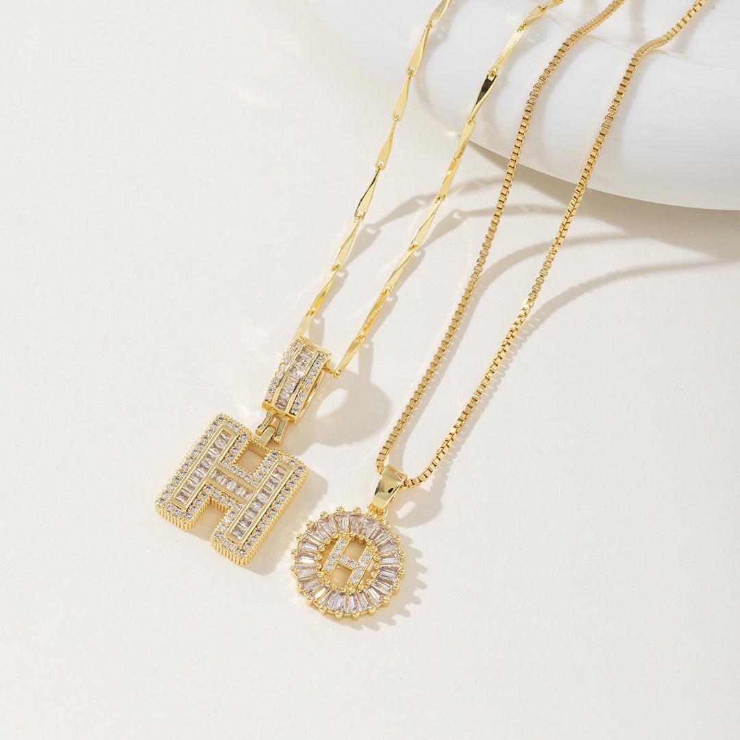 Aisha™ | Elegante 2-pack initial letter pendant necklaces