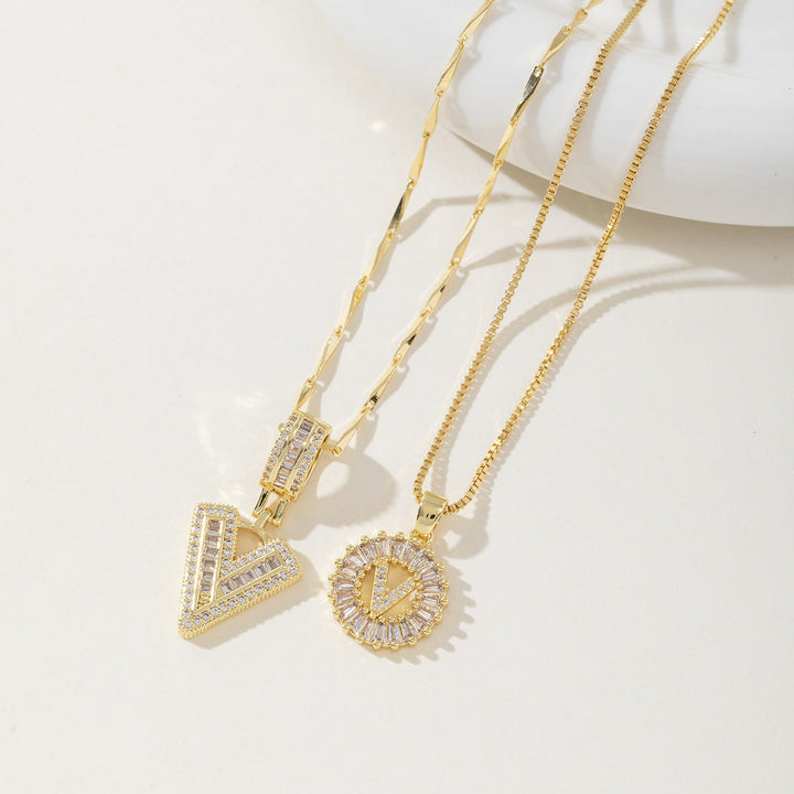 Aisha™ | Elegante 2-pack initial letter pendant necklaces
