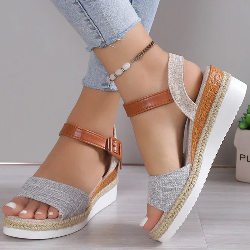 Charlene™ | Relaxte style sleehaksandalen